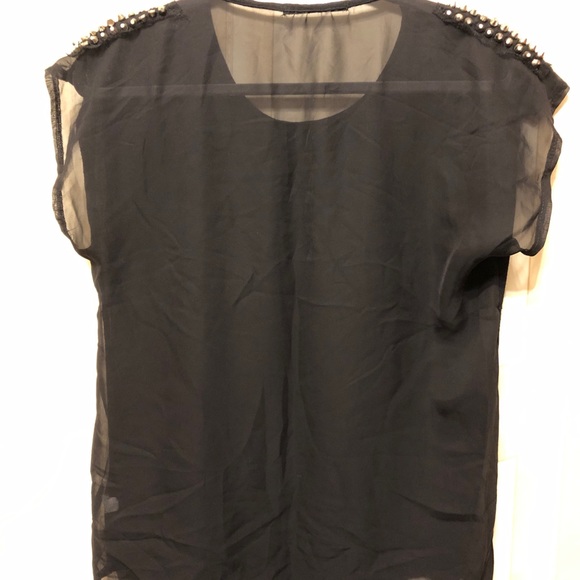 One: 11 very light with mesh back studded shoulder - Picture 1 of 2